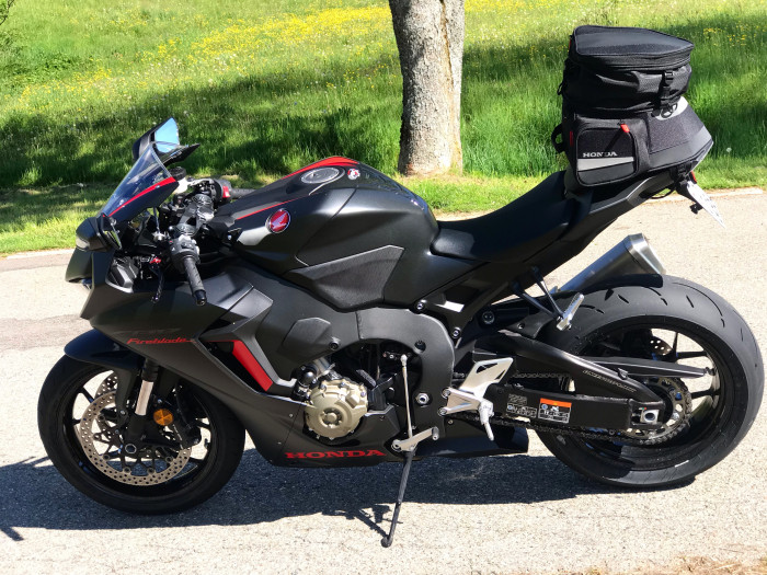 Photo of HONDA CBR 1000 (2017)