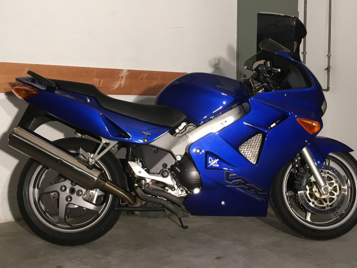 Photo of HONDA VFR 800 (2001)