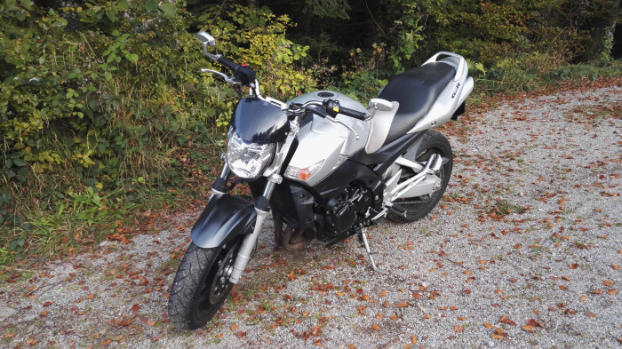 Photo of SUZUKI GSR 600 (2008)