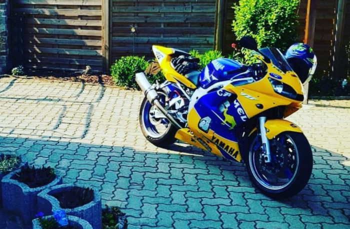 Photo of YAMAHA YZF-R6 (2001)