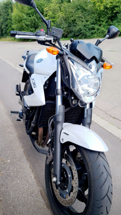 Photo of YAMAHA XJ 6 (2010)