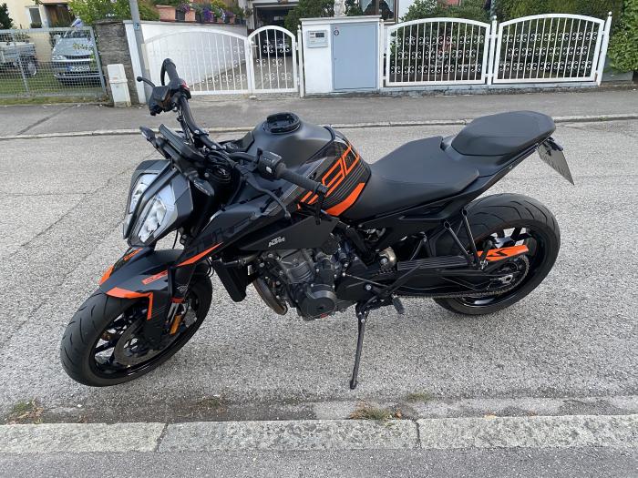 Photo of KTM 890 Duke (2022)