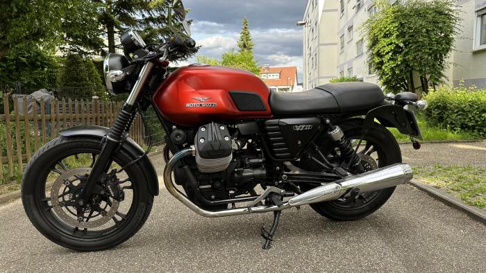 Photo of MOTO GUZZI V7 (2016)