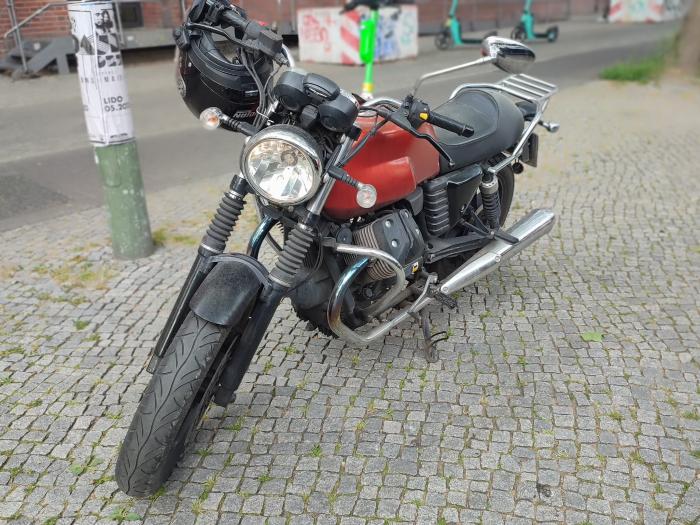 Photo of MOTO GUZZI V7 (2014)