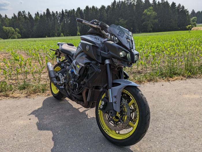 Picture of YAMAHA MT-10 (2016)