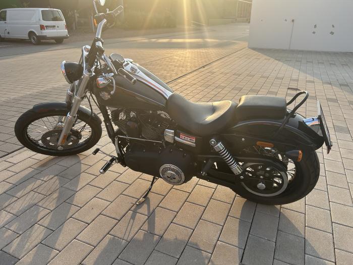 Photo of HARLEY-DAVIDSON Dyna (2012)