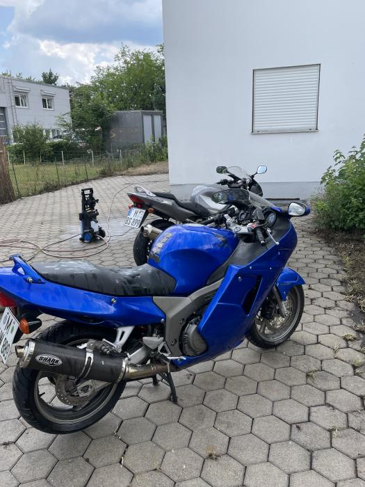 Photo of HONDA CBR 1100 (2000)