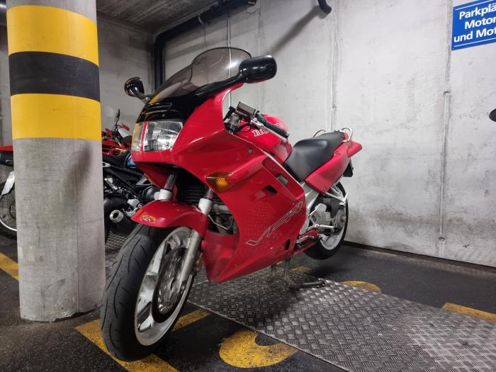 Photo of HONDA VFR 750 (1992)