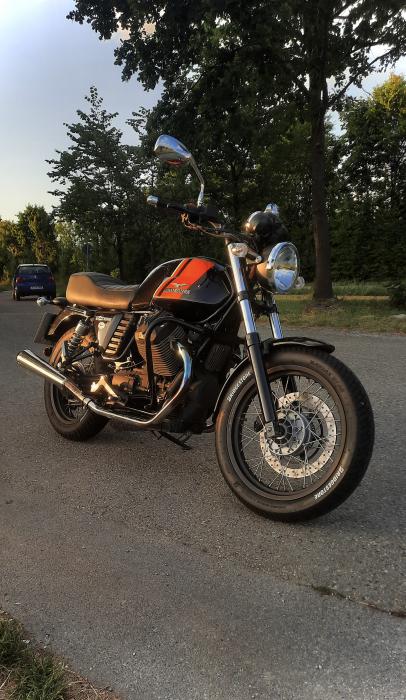 Photo of MOTO GUZZI V7 (2016)