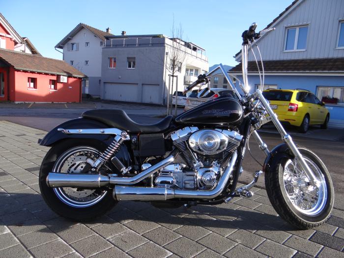 Picture of HARLEY-DAVIDSON Dyna (2005)