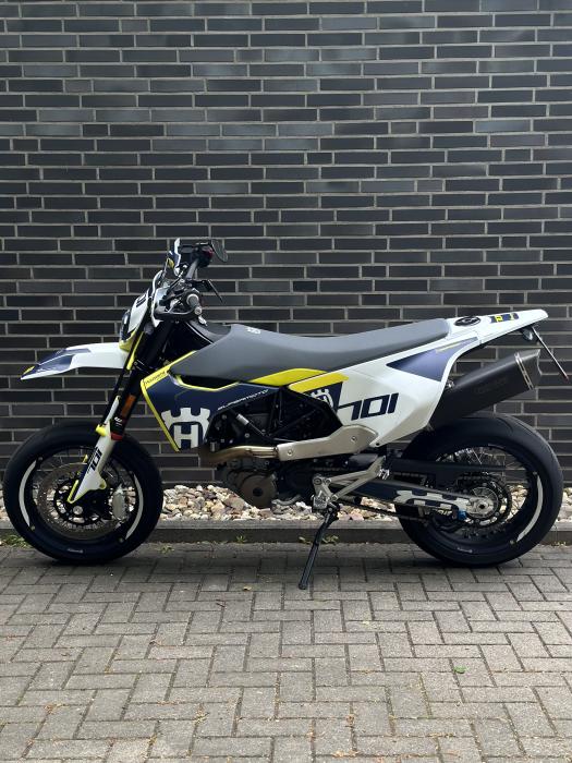 Photo of HUSQVARNA 701 (2022)