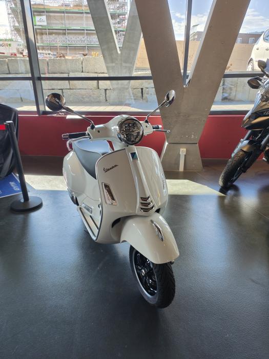 Photo of PIAGGIO Vespa (2022)