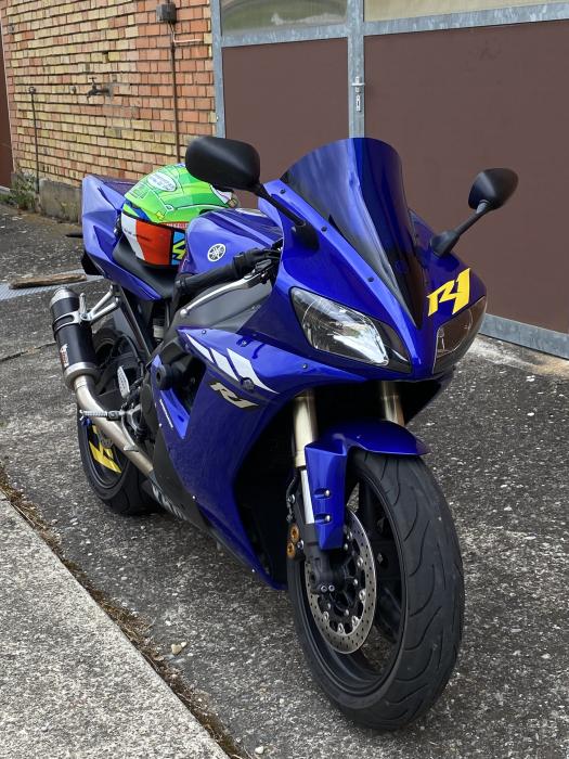 Picture of YAMAHA YZF-R1 (2004)