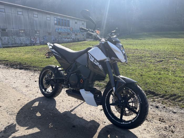 Photo of KTM 690 Duke (2008)