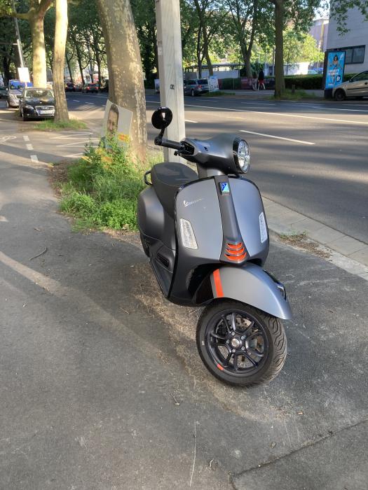 Photo of PIAGGIO Vespa (2023)