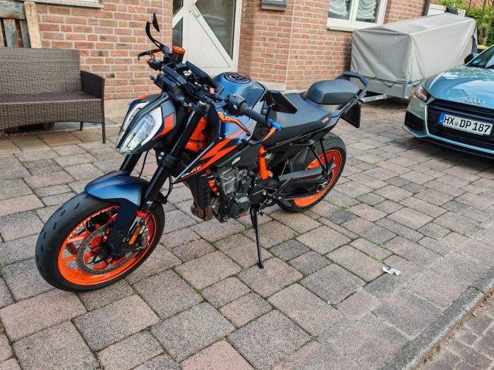 Photo of KTM 890 Duke (2023)