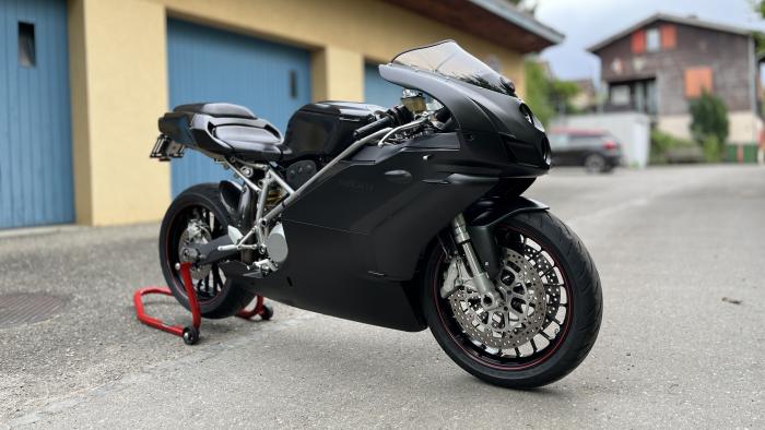 Picture of DUCATI 749 (2005)