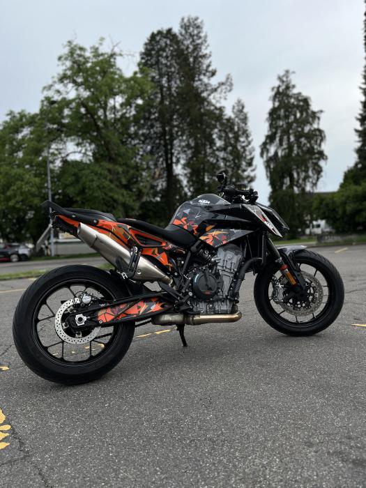 Picture of KTM 890 Duke (2021)