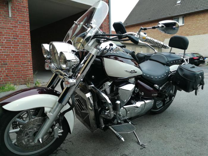 Photo of SUZUKI INTRUDER (2011)