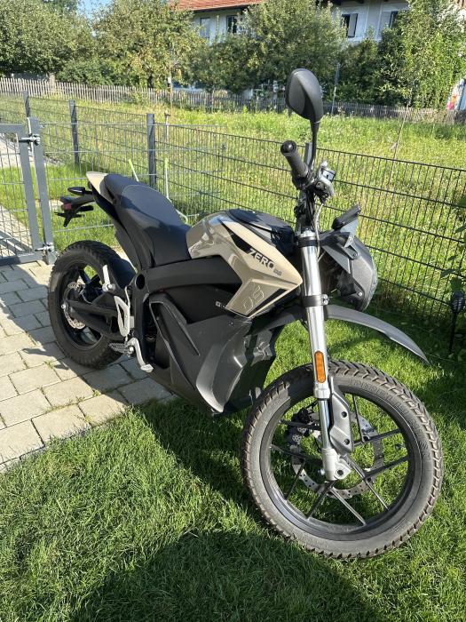 Photo of ZERO MOTORCYCLES ZERO DS (2022)