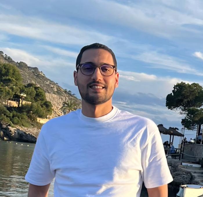 Profile picture of Amir
