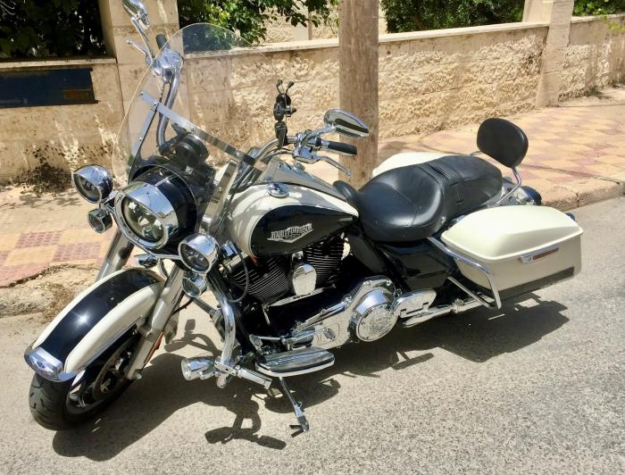 Picture of HARLEY-DAVIDSON FLH (2013)