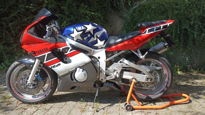 Photo of YAMAHA YZF-R6 (1999)