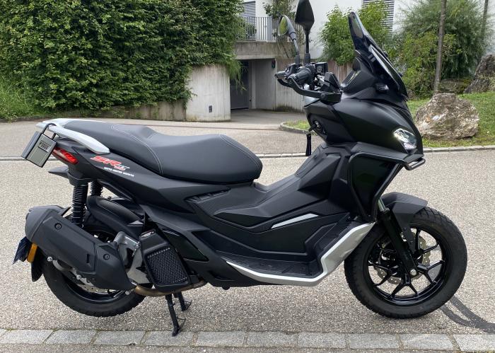 Photo of APRILIA SR (2024)