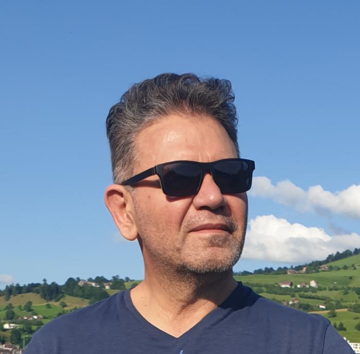 Profile picture of manos