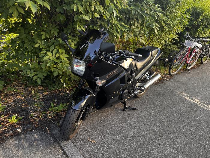 Photo of KAWASAKI GPZ (1988)
