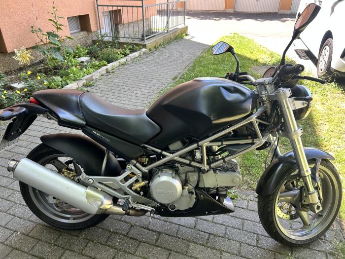 Photo of DUCATI MONSTER 600 (2004)