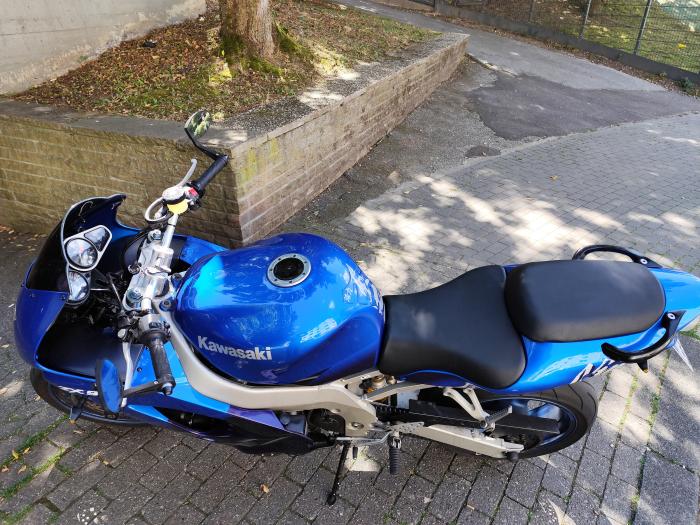 Rent KAWASAKI NINJA ZX-9R (1999) Motorcycle in Wuppertal | EUR50