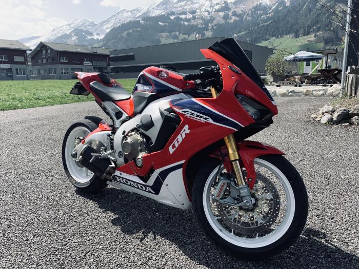 Photo of HONDA CBR 1000 (2018)