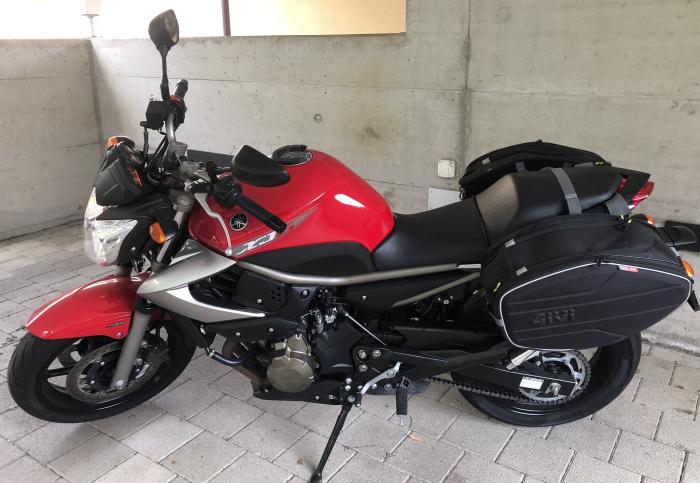 Photo of YAMAHA XJ 6 (2011)