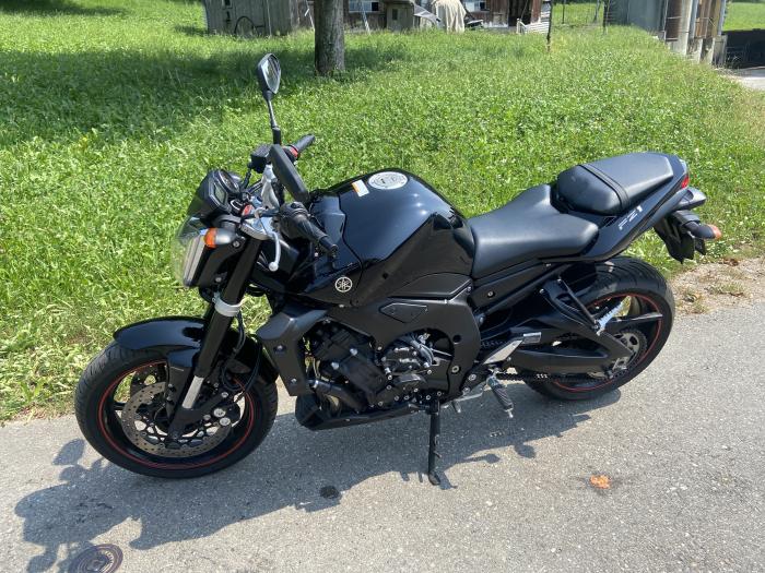 Photo of YAMAHA FZ1 (2012)