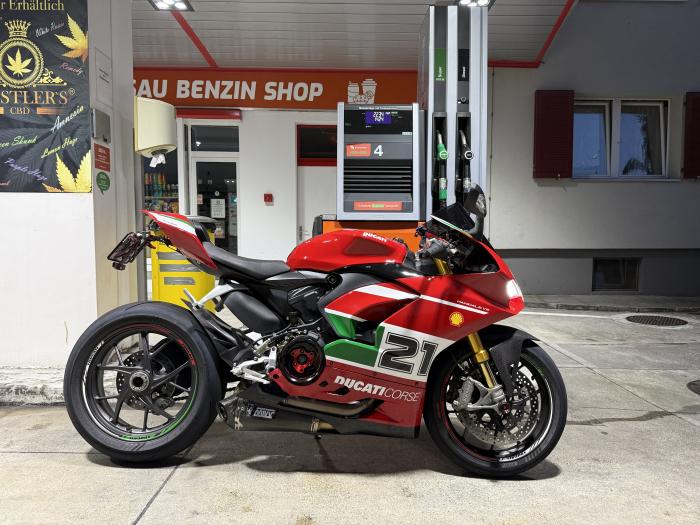 Picture of DUCATI PANIGALE V2 (2022)