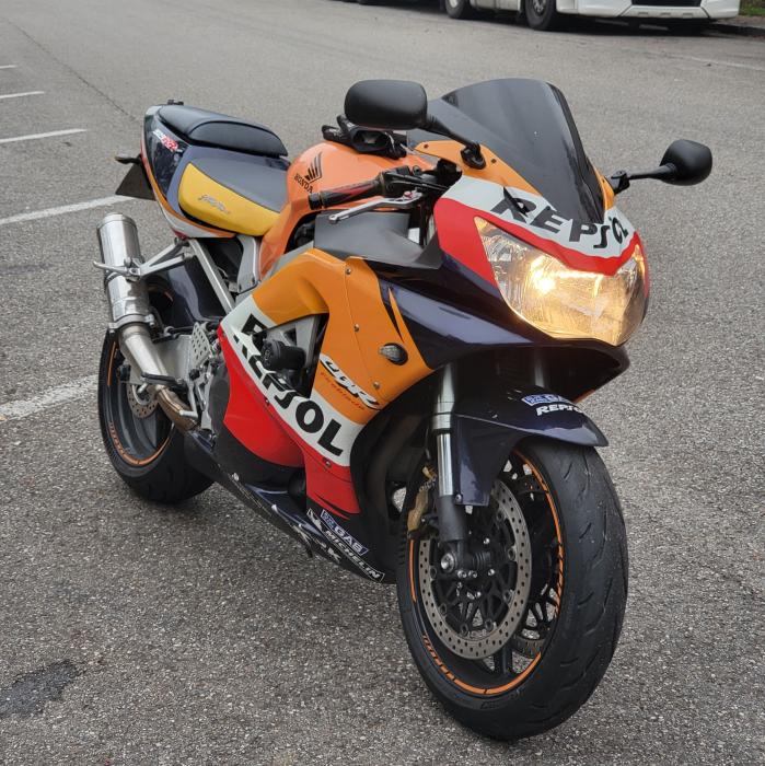 Photo of HONDA CBR 900 (2000)