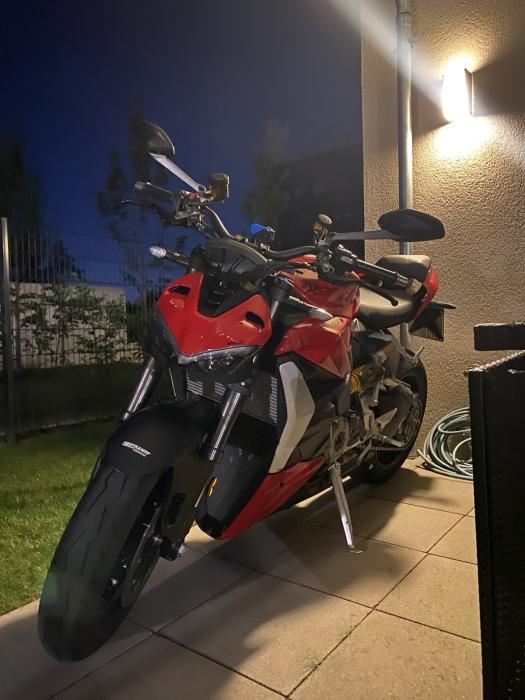 Photo of DUCATI STREETFIGHTER V2 (2022)