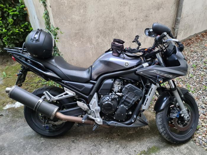 Photo of YAMAHA FZS 1000 (2004)