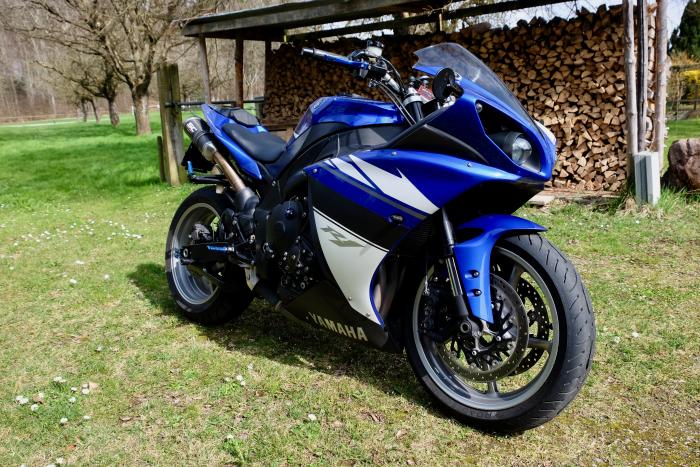 Photo of YAMAHA YZF-R1 (2010)