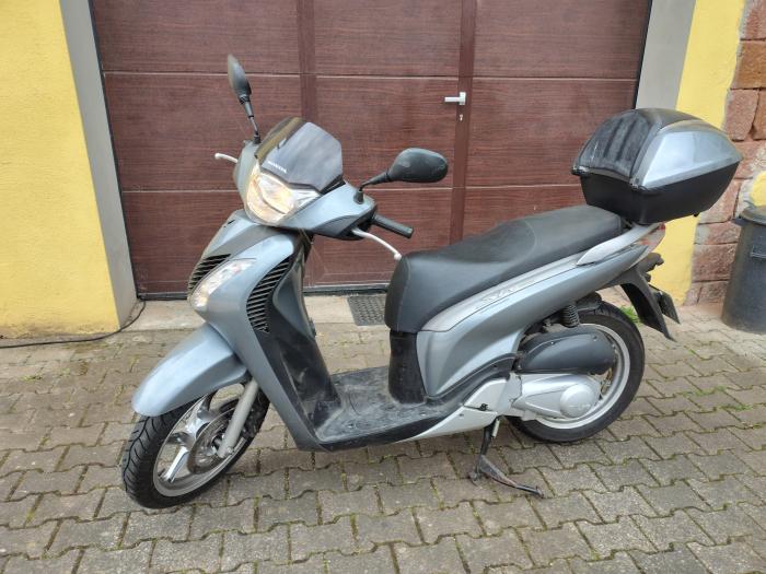 Photo of HONDA SH (2012)