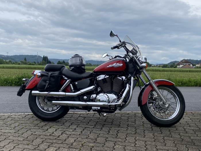 Picture of HONDA VT 1100 (1995)