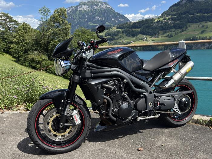Photo of TRIUMPH Speed Triple (2010)
