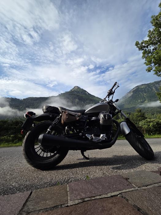 Photo of MOTO GUZZI V9 (2017)