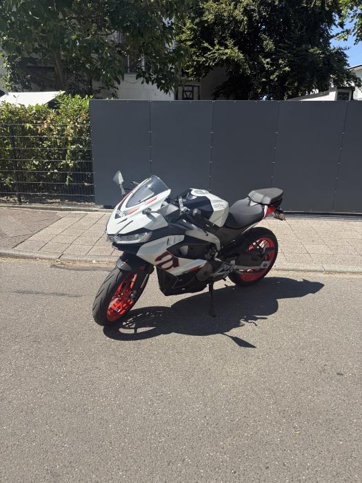 Photo of APRILIA RS/RST/RSV (2024)
