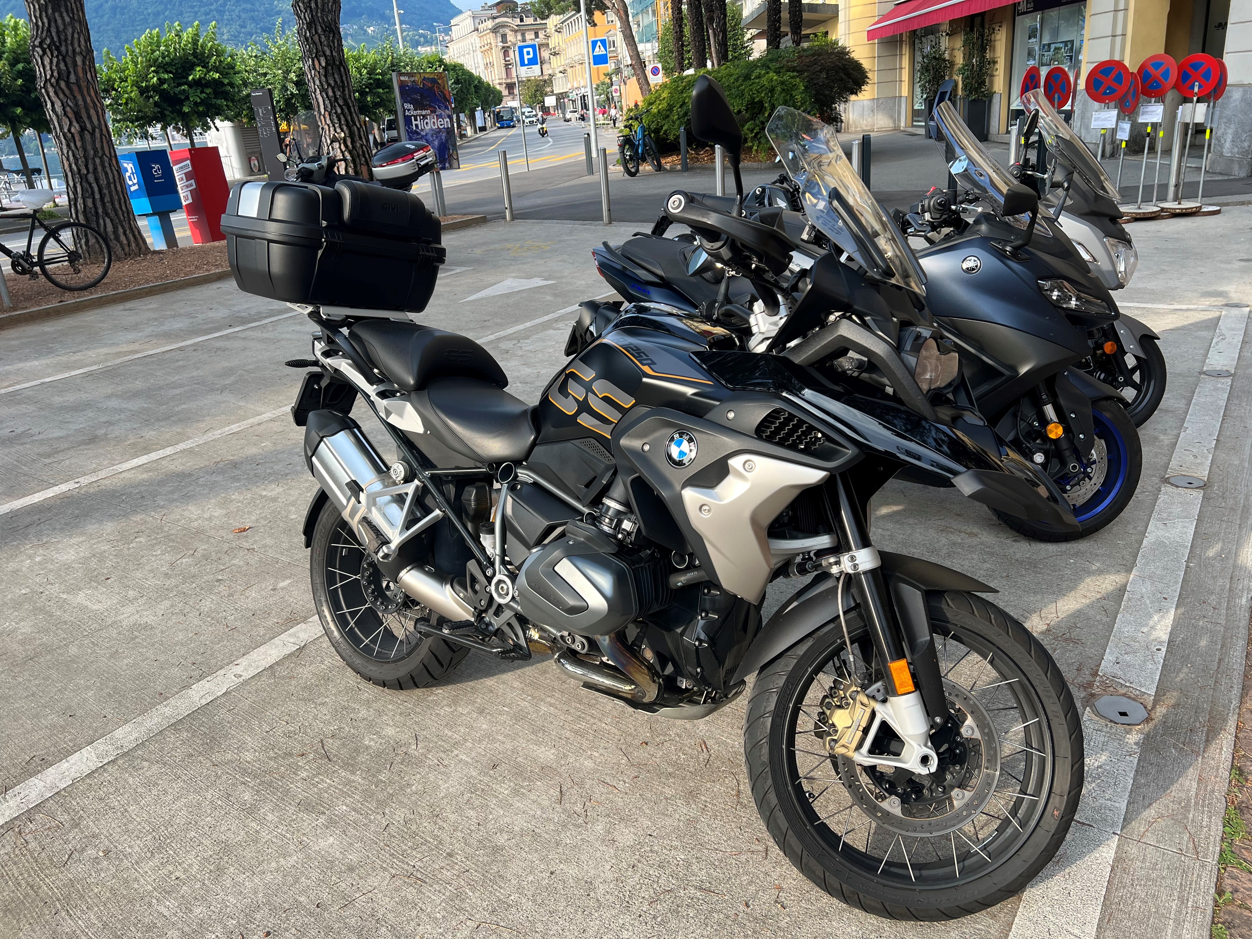 Picture of BMW R-SERIE (2019)